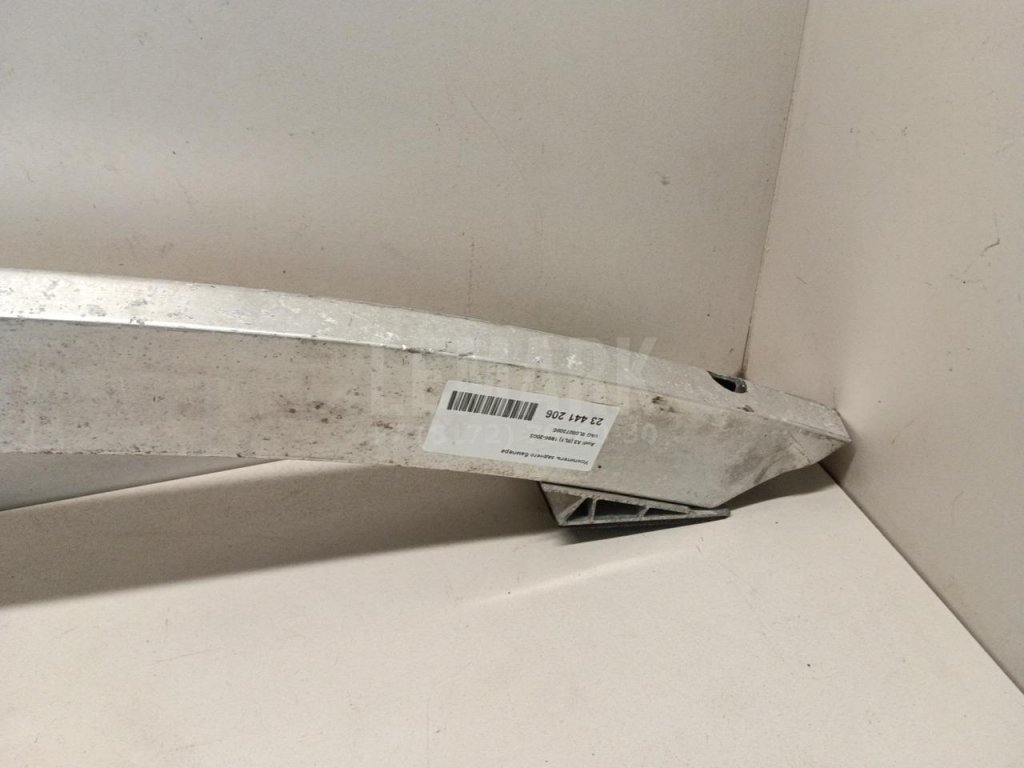 Усилитель заднего бампера