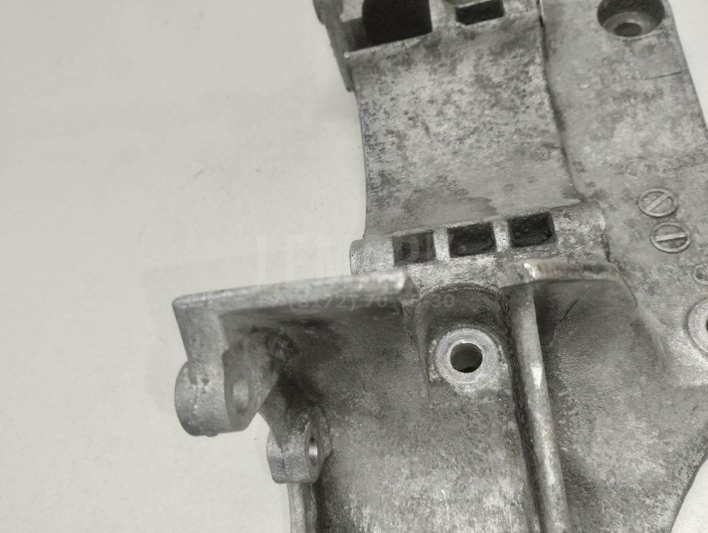 Кронштейн генератора