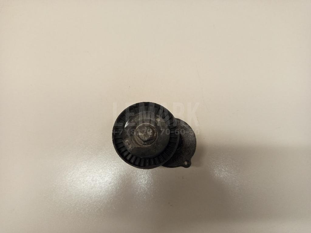 Ролик руч.ремня с кронштейном