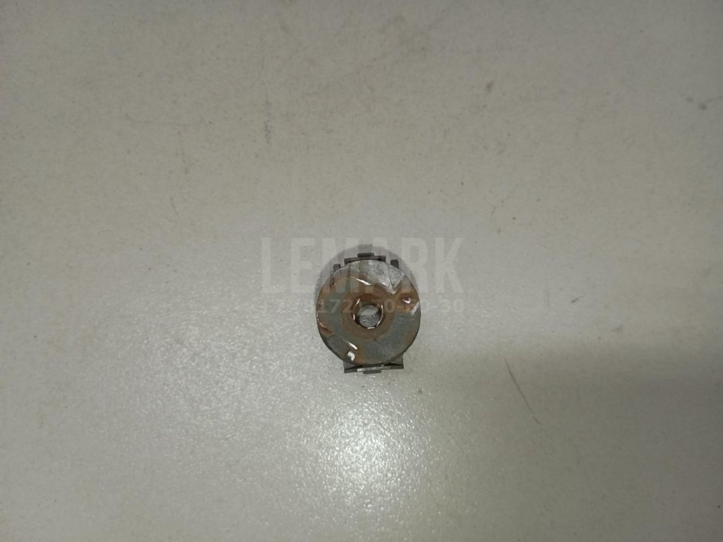 Крепеж фары