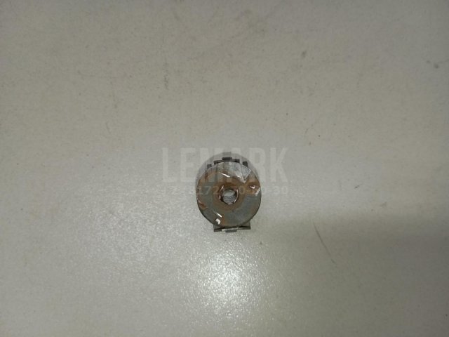 Крепеж фары