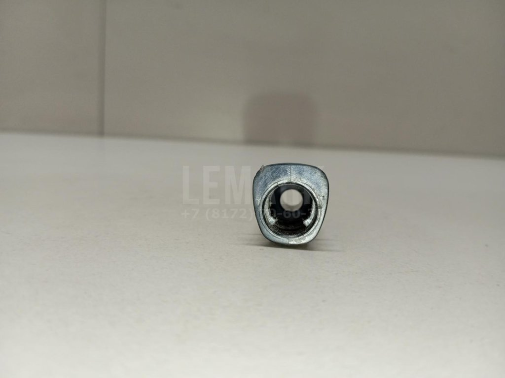 Штуцер трубки омывателя