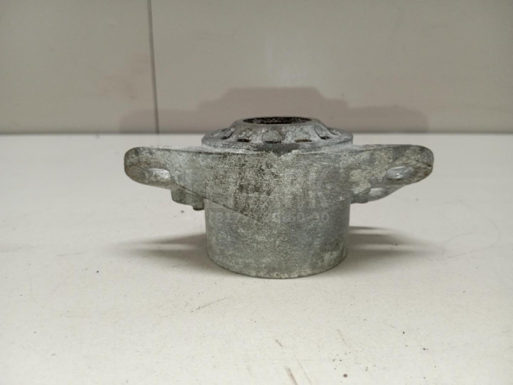 Опора заднего амортизатора