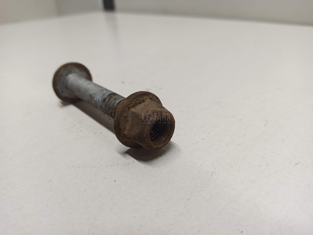 Болт заднего рычага