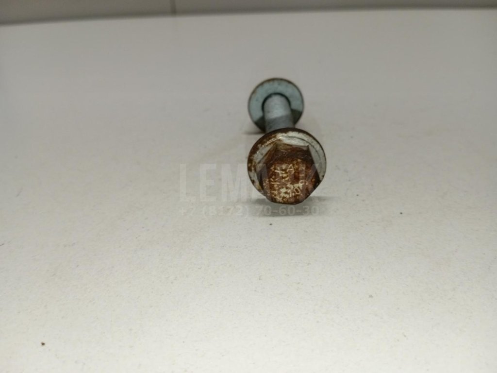 Болт заднего рычага