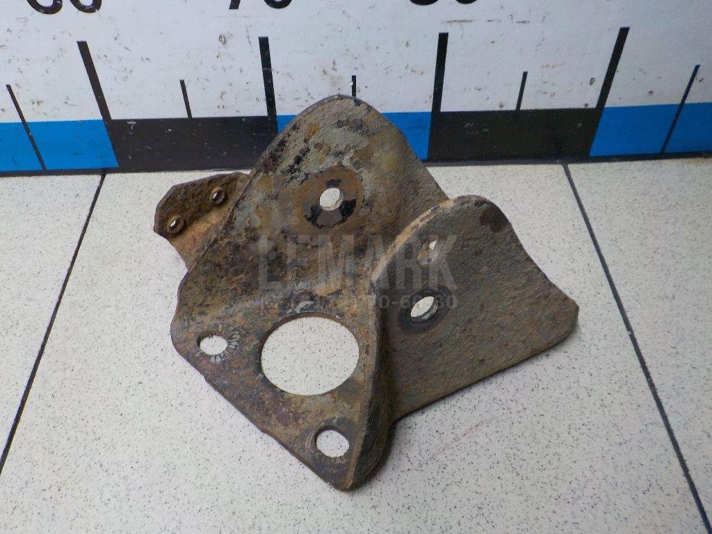 Кронштейн задней балки