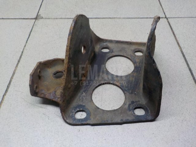 Кронштейн задней балки