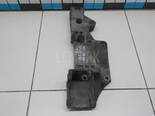 Кронштейн генератора