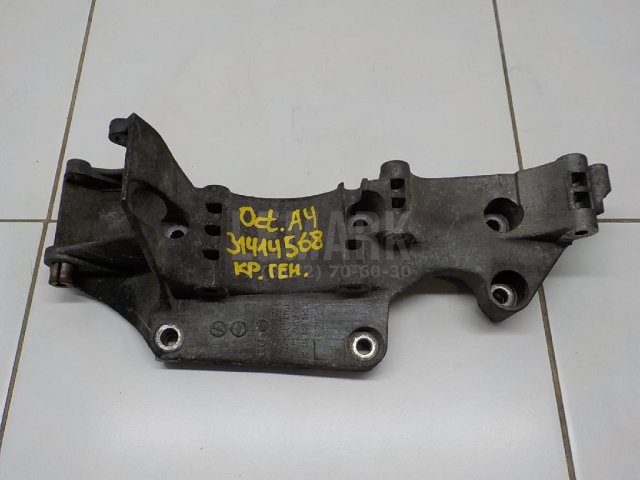 Кронштейн генератора