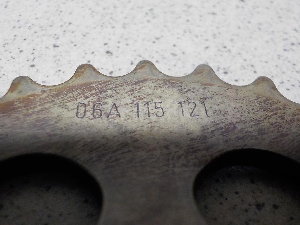 Шестерня привода масляного насоса