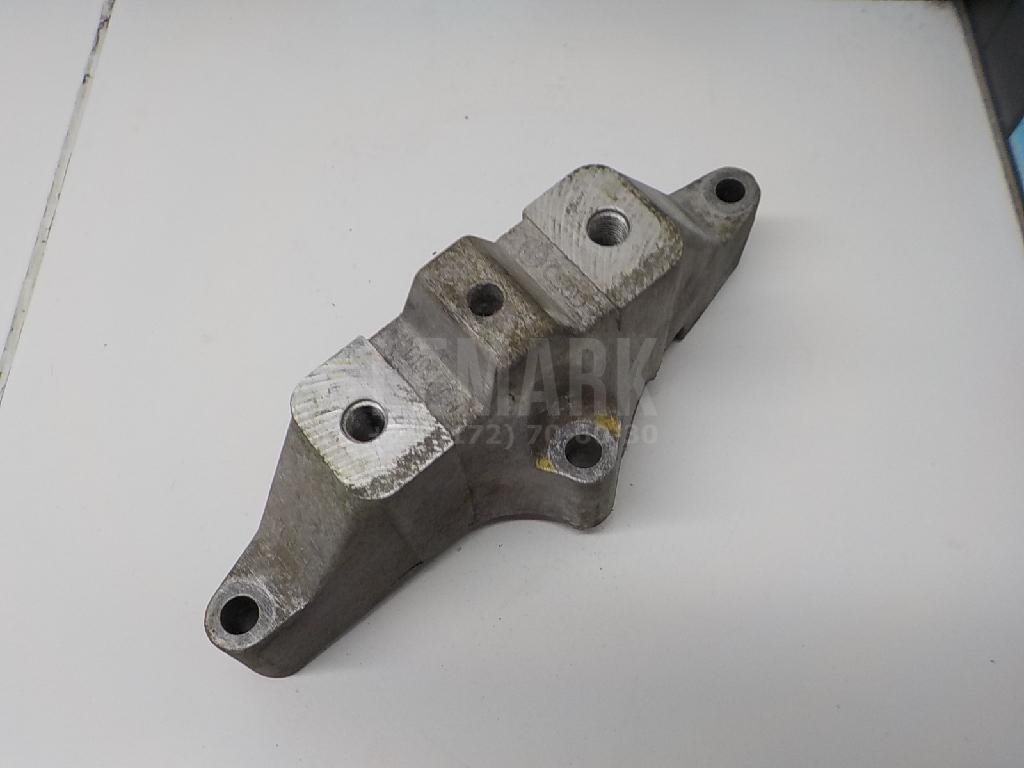 Кронштейн двигателя левый