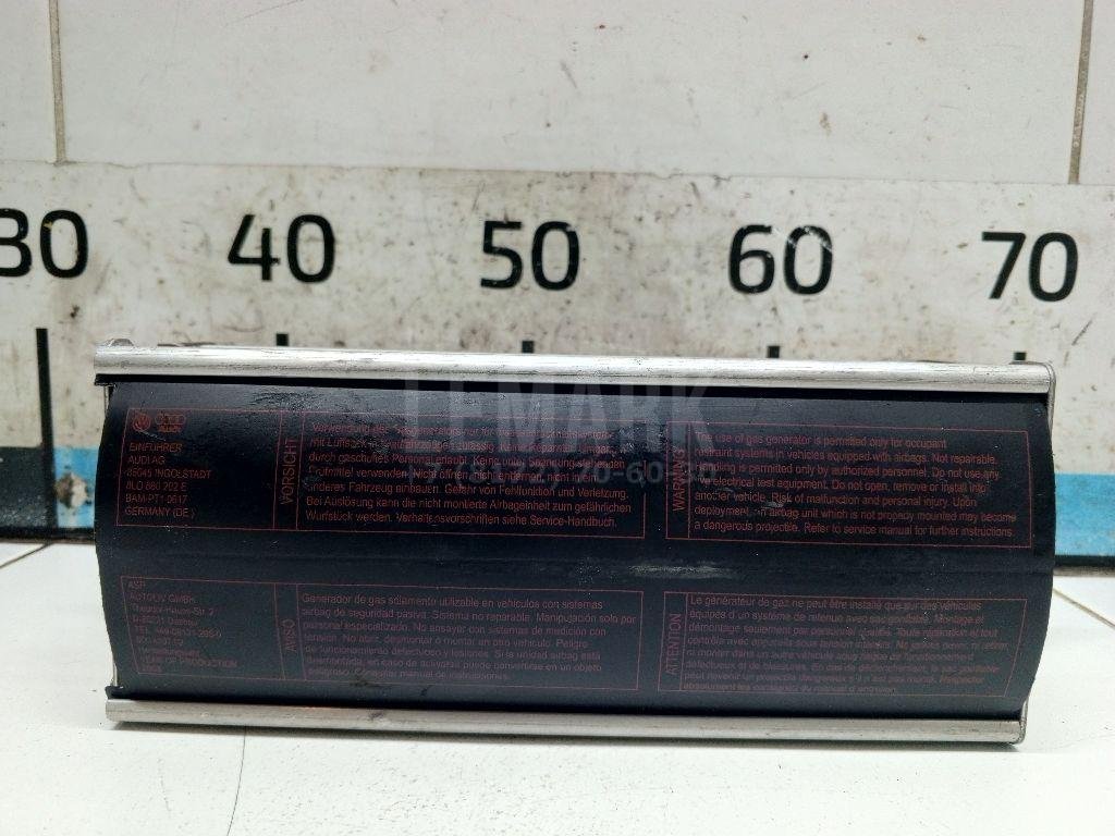 Подушка безопасности пассажирская (в торпедо)