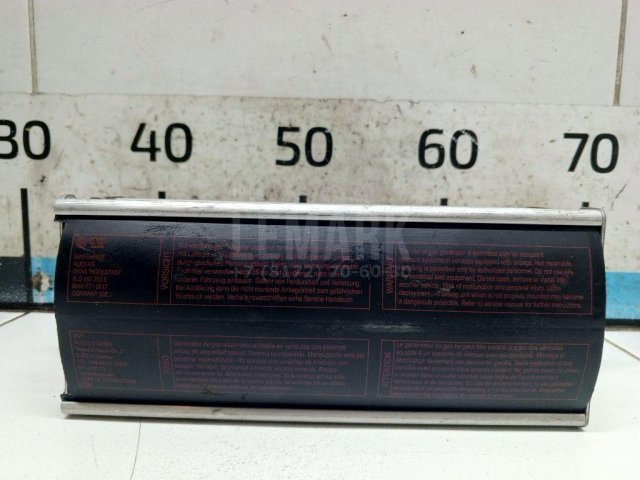 Подушка безопасности пассажирская (в торпедо)