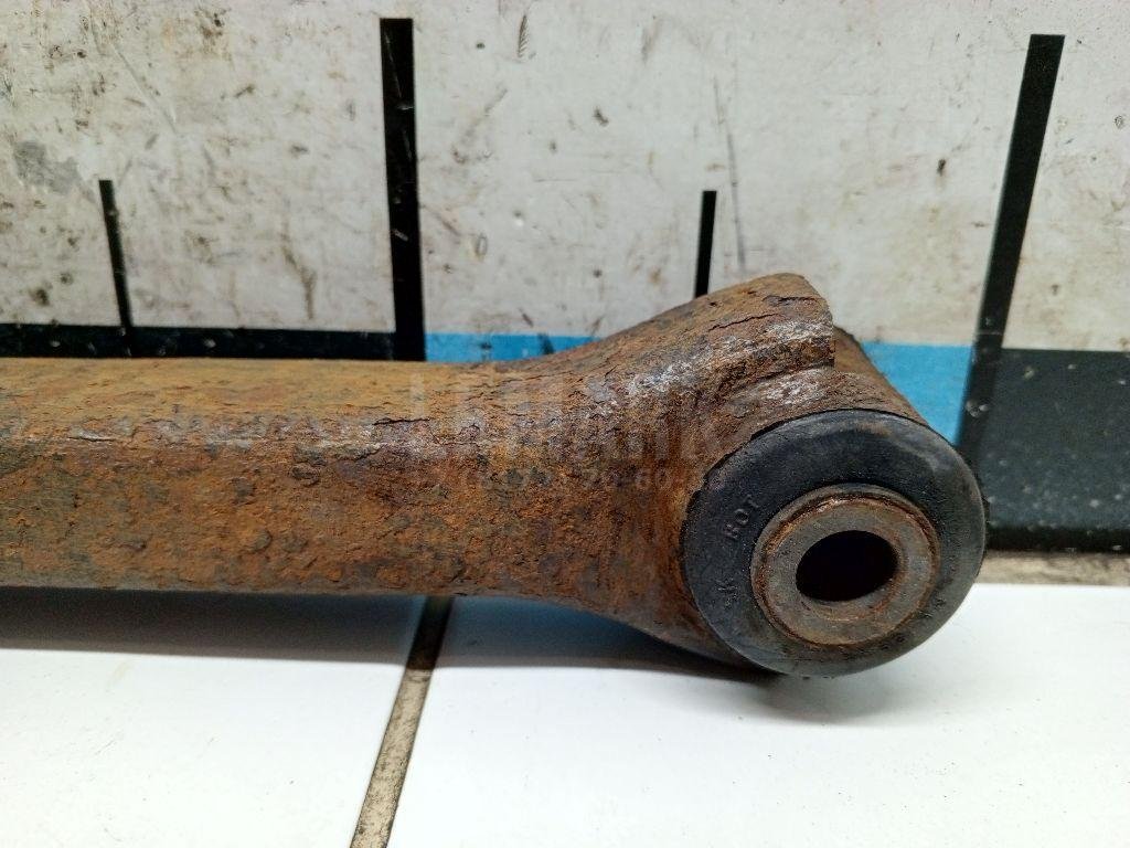 Рычаг задний поперечный левый