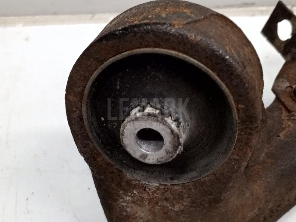 Рычаг задний правый