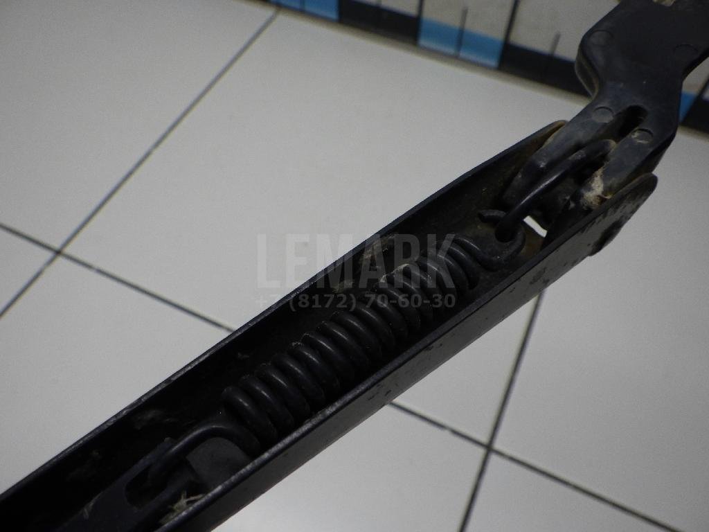 Поводок стеклоочистителя передний левый