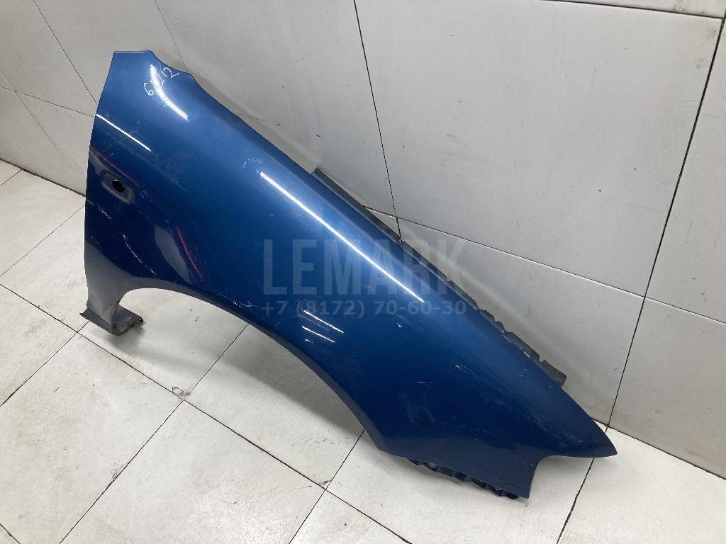 Крыло переднее правое