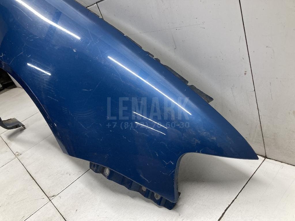 Крыло переднее правое