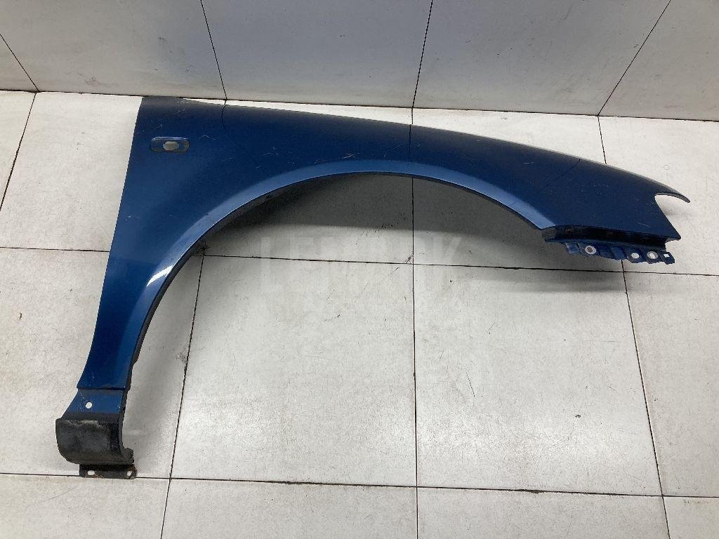 Крыло переднее правое