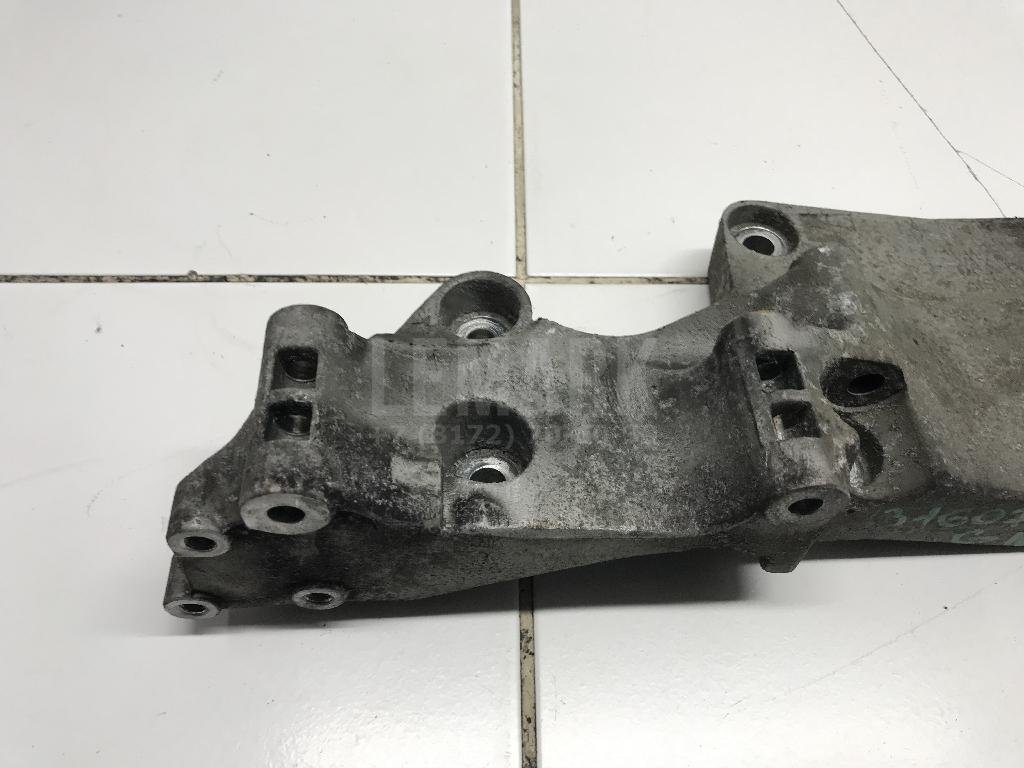 Кронштейн генератора для  Audi 80/90 [B4] 1991-1995