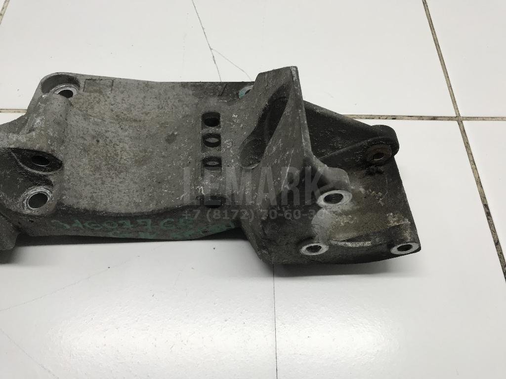 Кронштейн генератора для  Audi 80/90 [B4] 1991-1995