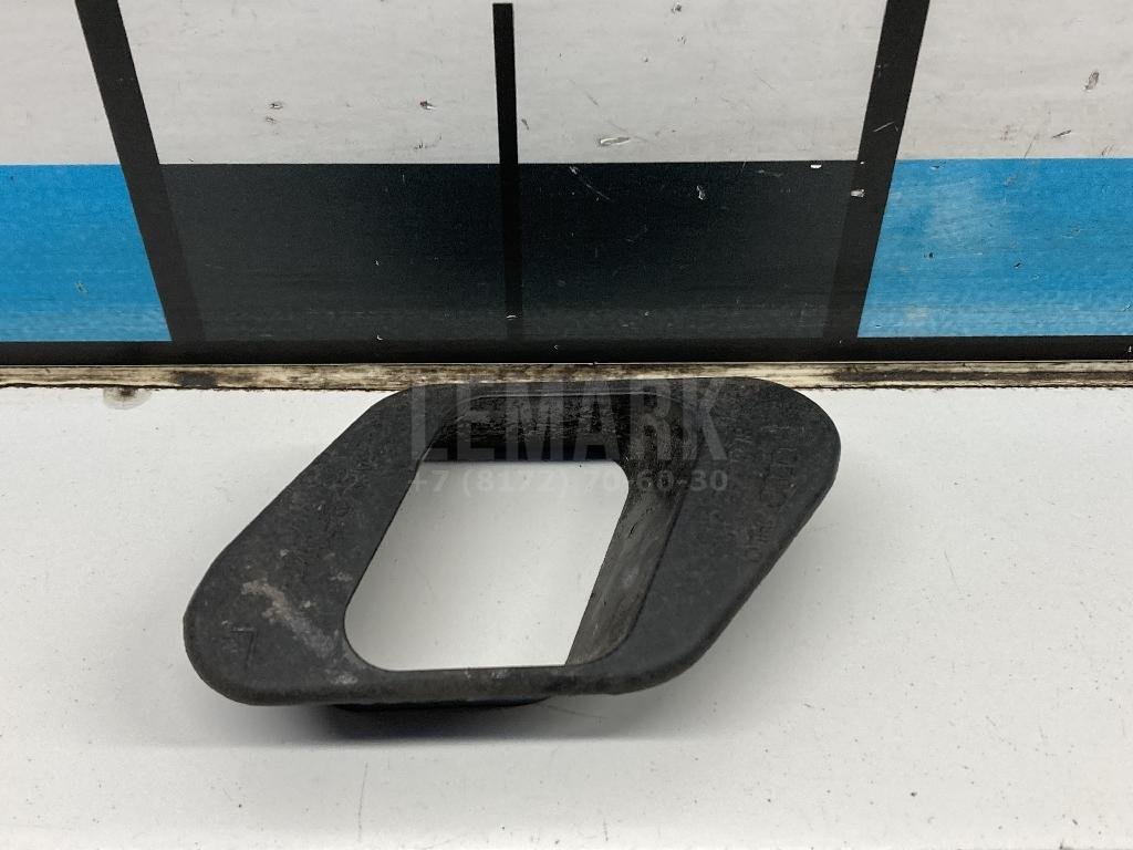 Кронштейн форсунки омывателя фары