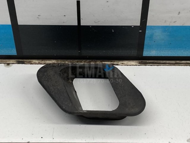 Кронштейн форсунки омывателя фары