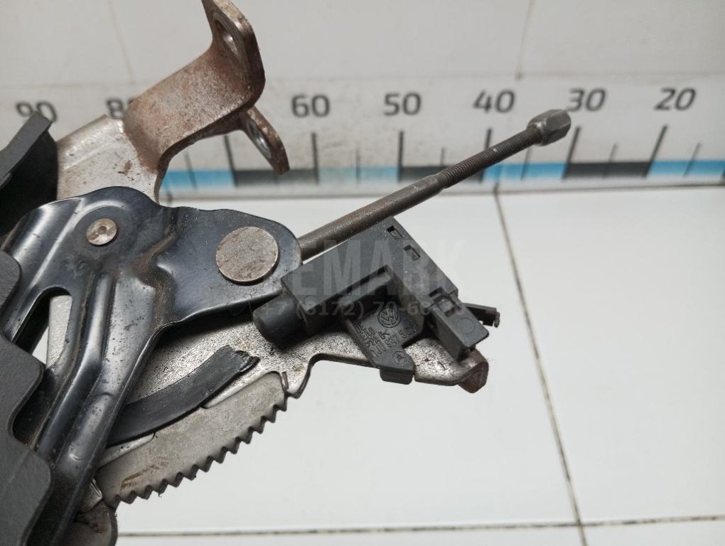 Рычаг стояночного тормоза