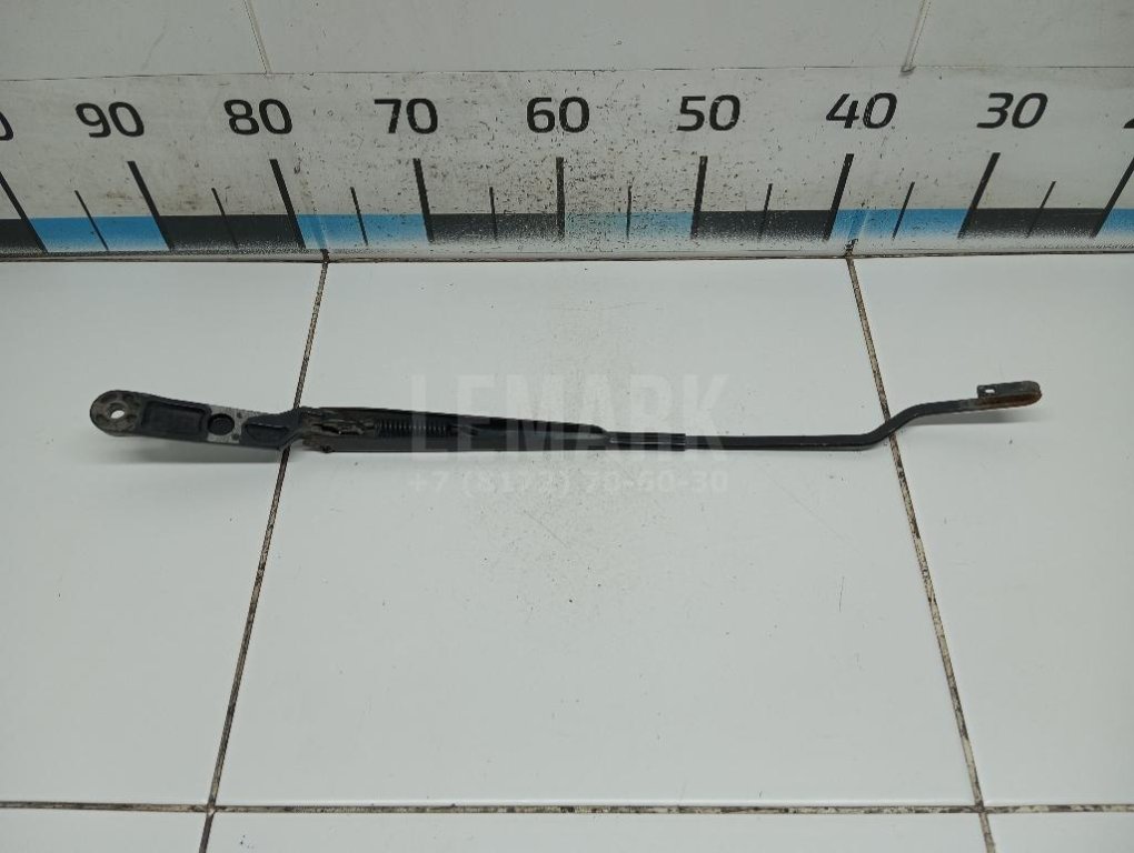 Поводок стеклоочистителя передний левый