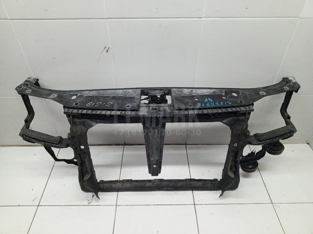 Панель передняя