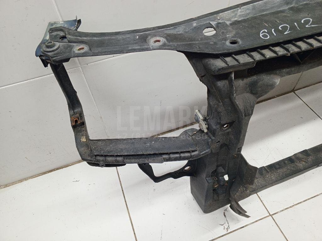 Панель передняя