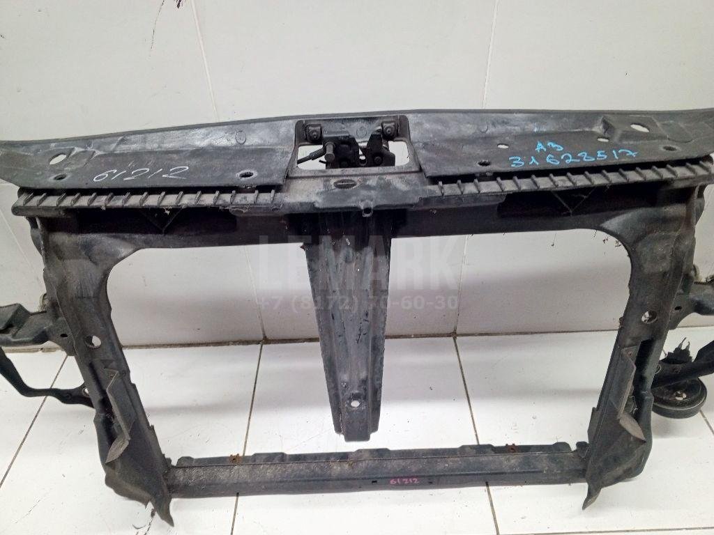 Панель передняя