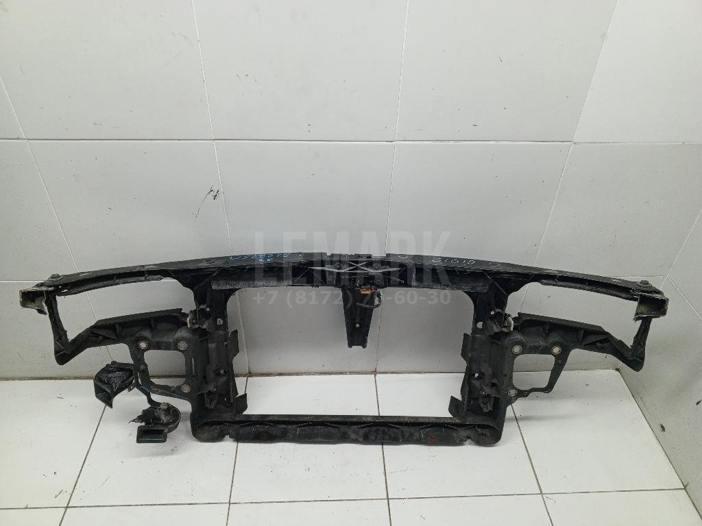 Панель передняя