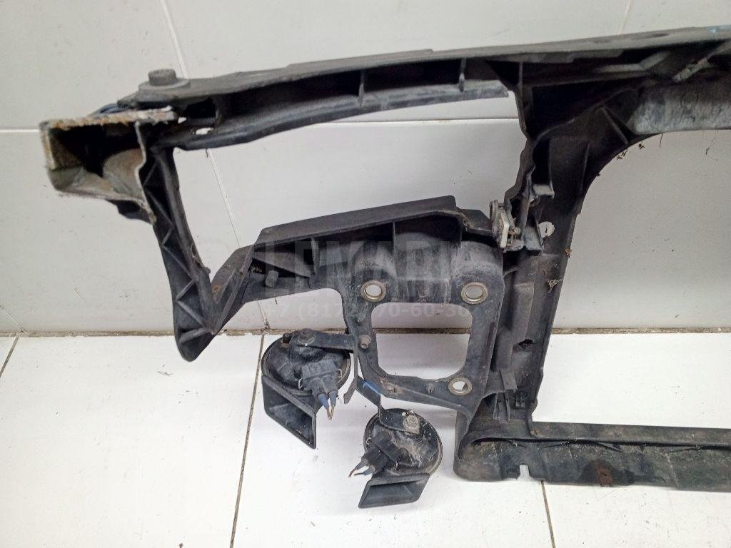 Панель передняя