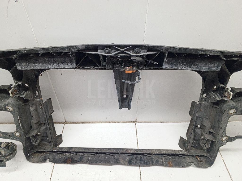 Панель передняя