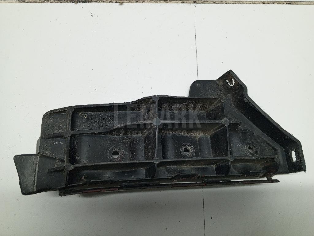 Направляющая переднего бампера правая