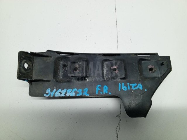 Направляющая переднего бампера правая