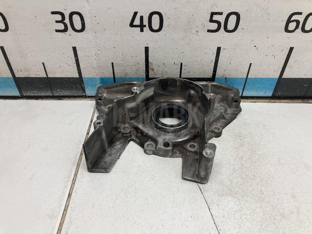 Крышка двигателя передняя