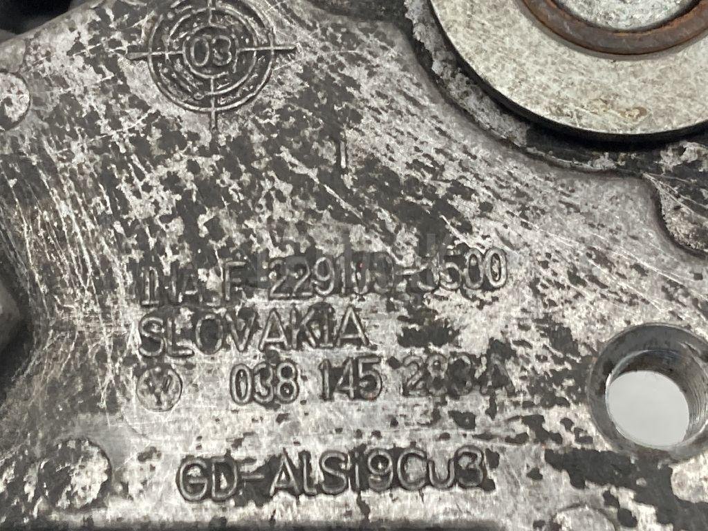 Ролик руч.ремня с кронштейном