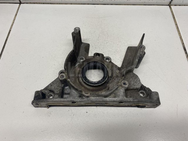 Крышка двигателя передняя