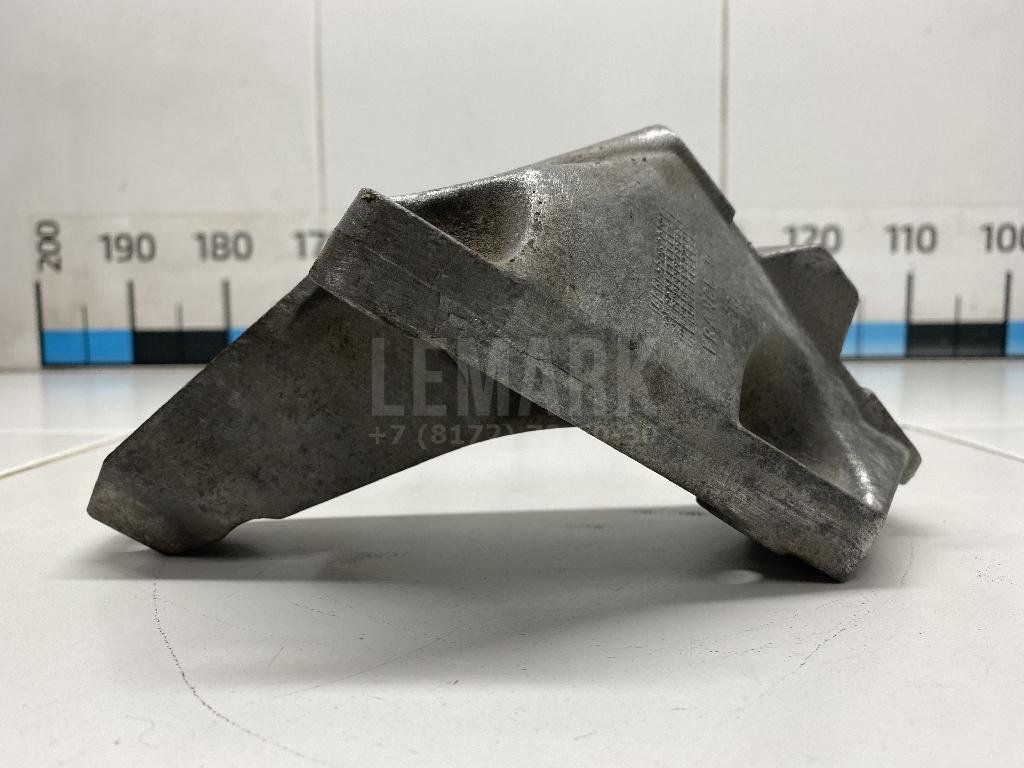 Кронштейн КПП левый