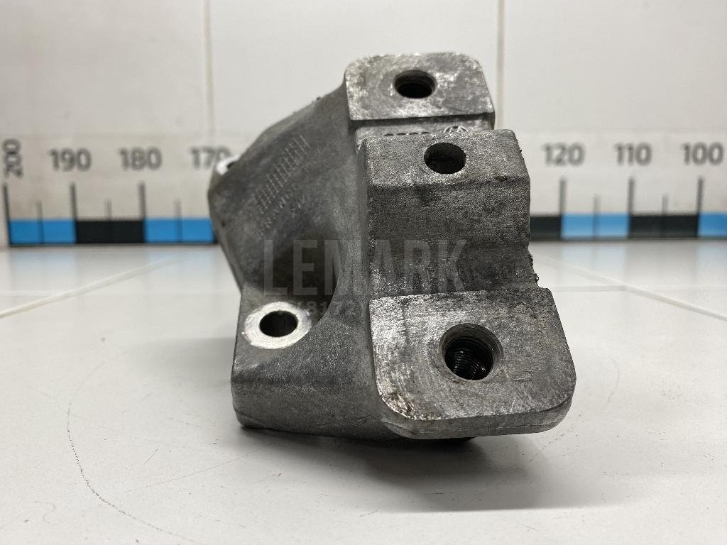 Кронштейн КПП левый