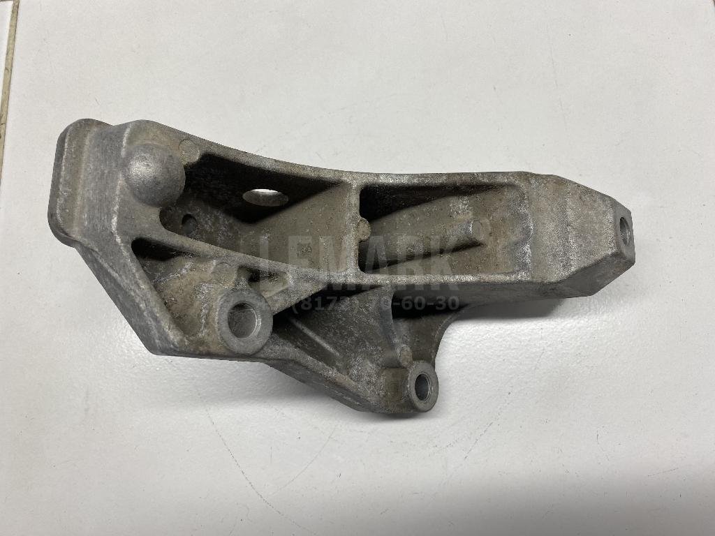 Кронштейн КПП левый