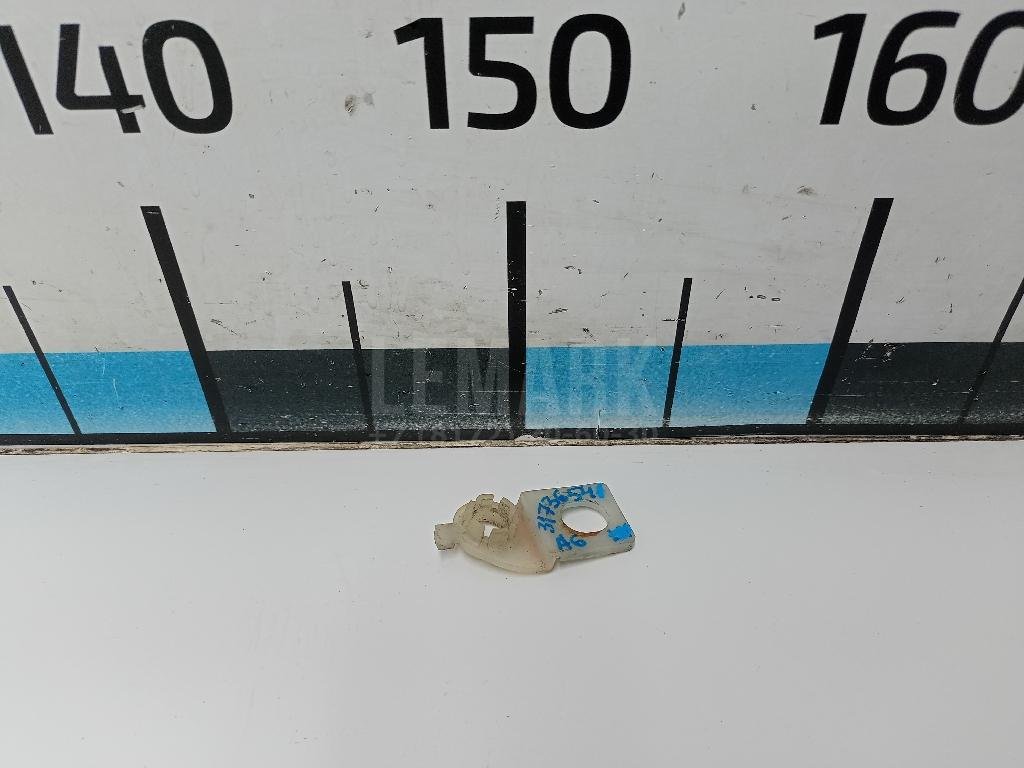 Кронштейн крепления фары