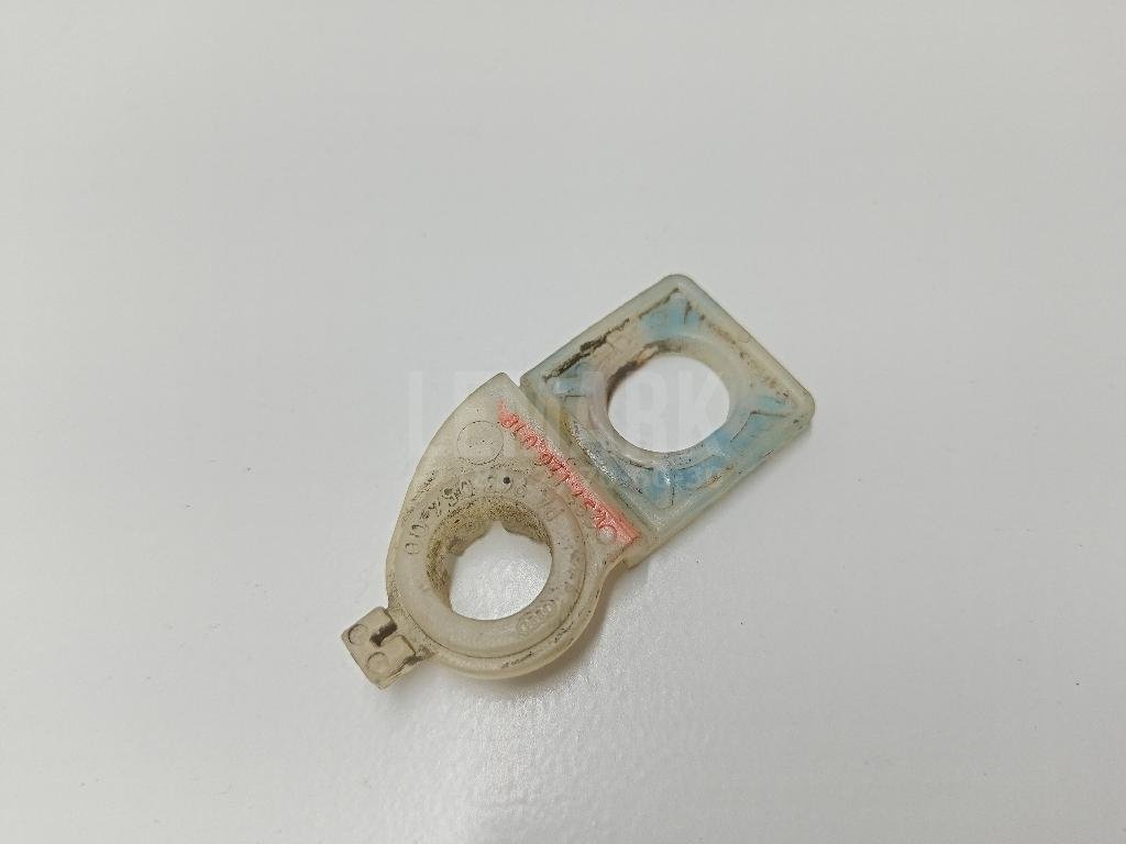 Кронштейн крепления фары