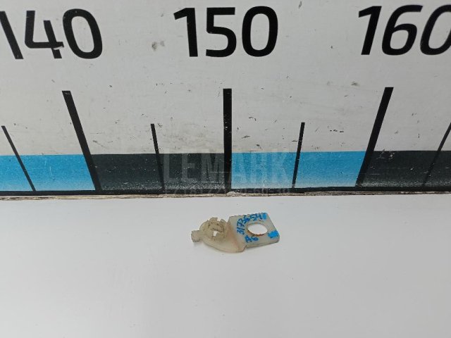 Кронштейн крепления фары