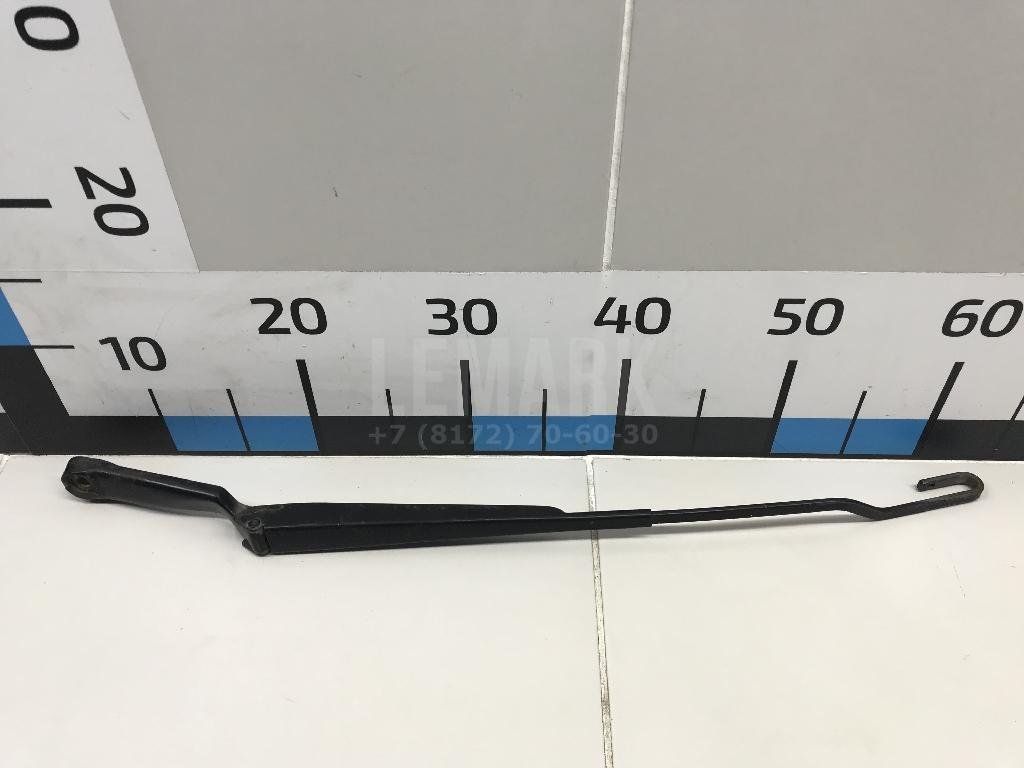 Поводок стеклоочистителя передний левый