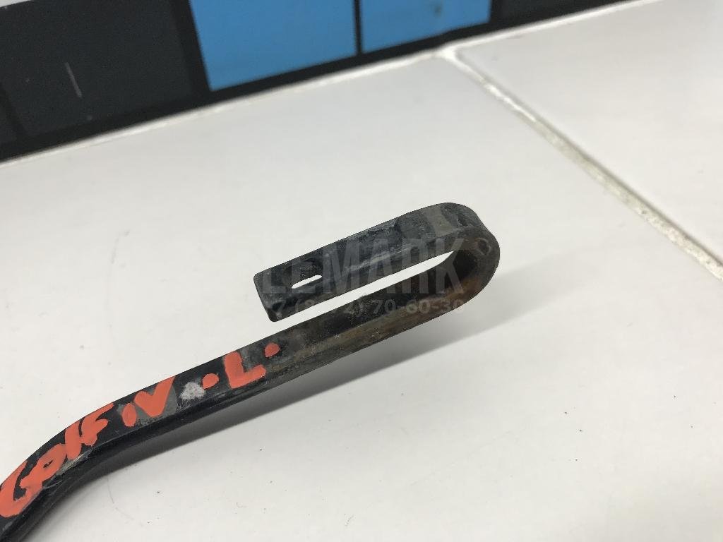 Поводок стеклоочистителя передний левый