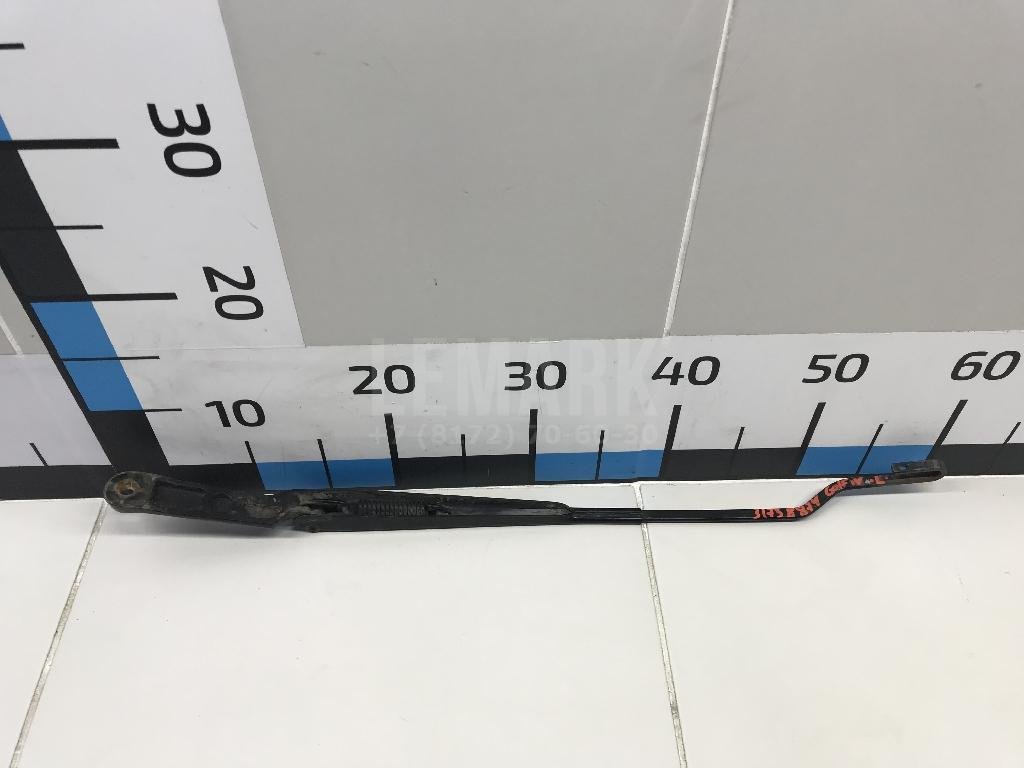 Поводок стеклоочистителя передний левый