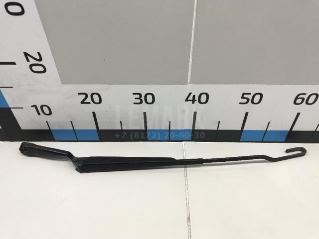 Поводок стеклоочистителя передний левый